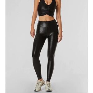 Noli Gloss Liquid Leggings in Black.